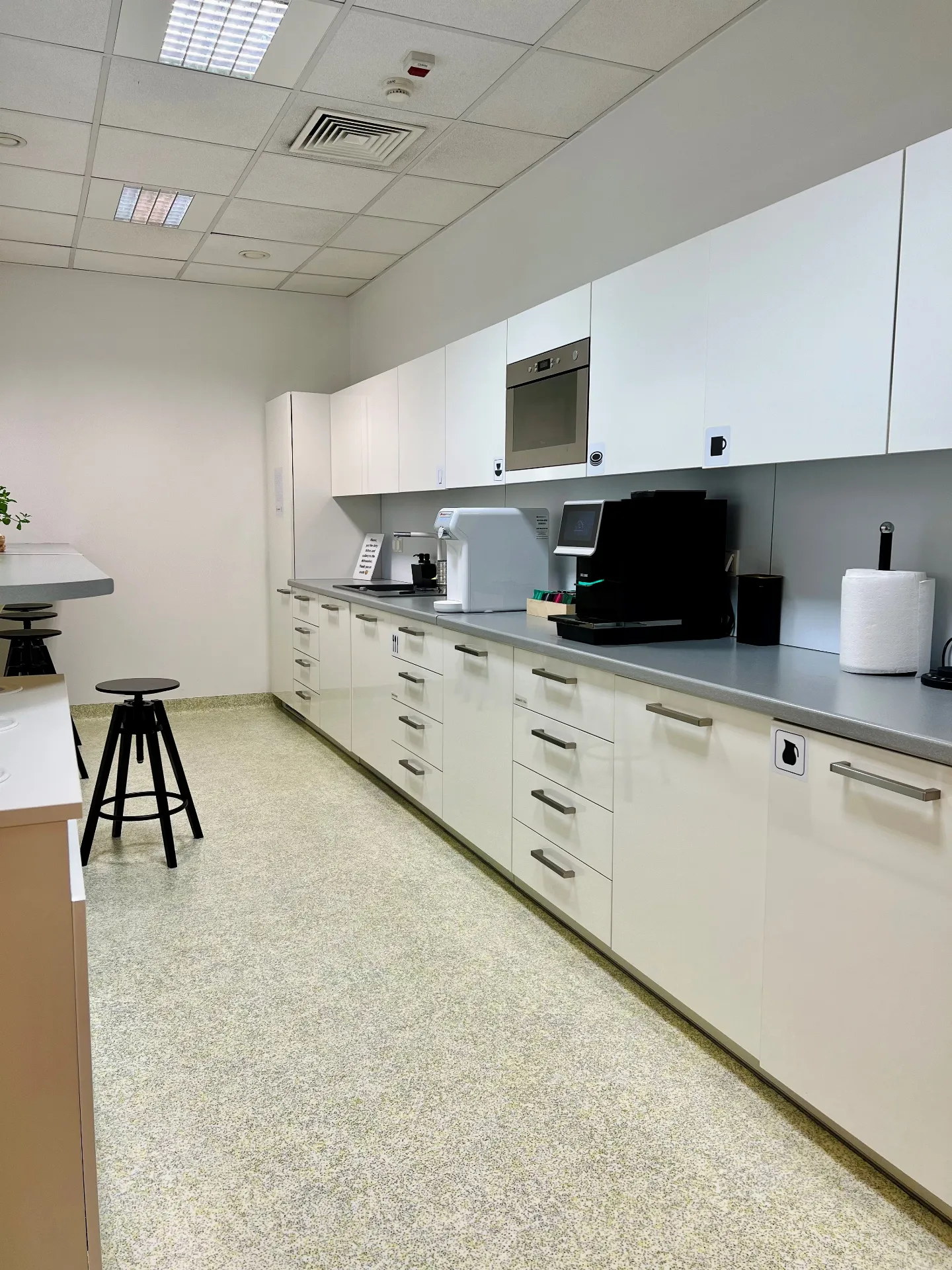 Lokal komercyjny 30 m² · Warszawa — zdjęcie 3