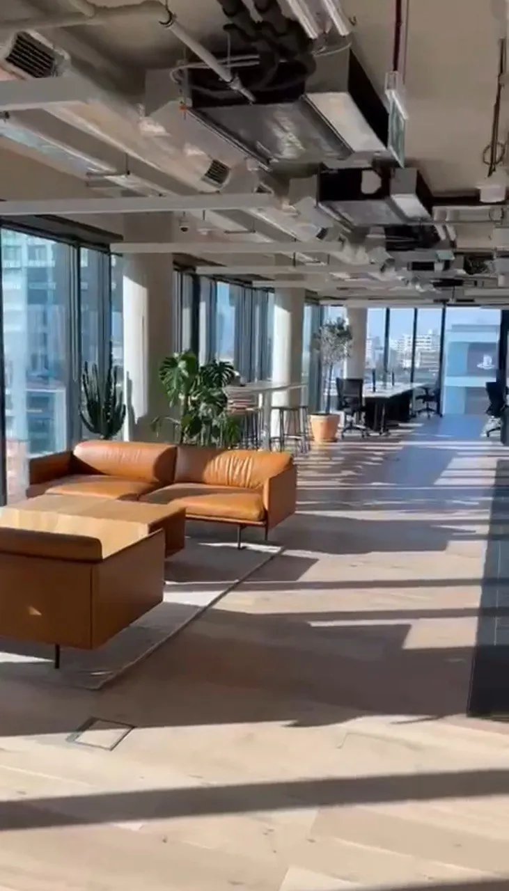 Lokal komercyjny 430 m² · Warszawa — zdjęcie 2