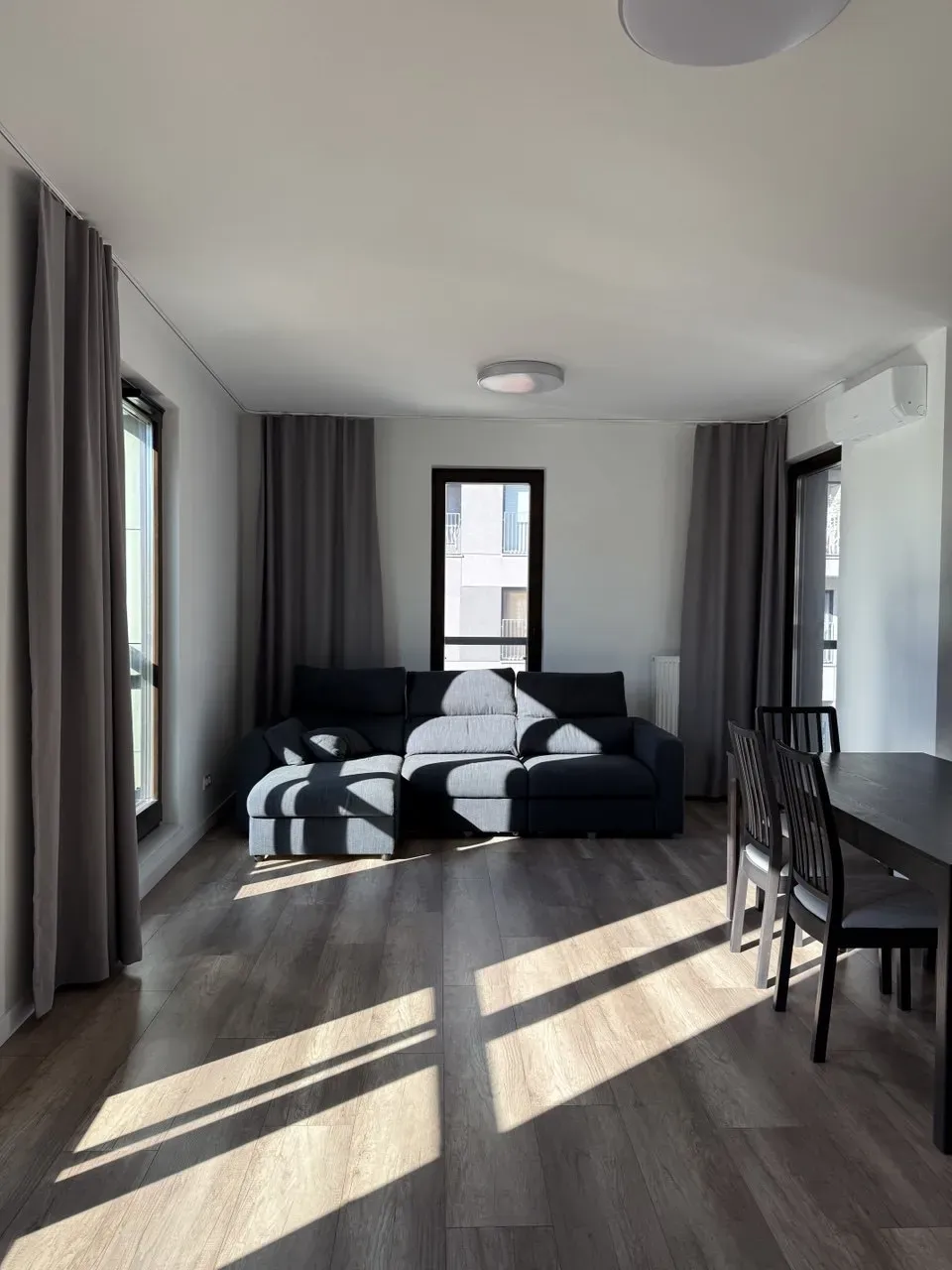 Mieszkanie 93 m² · Warszawa — zdjęcie 1