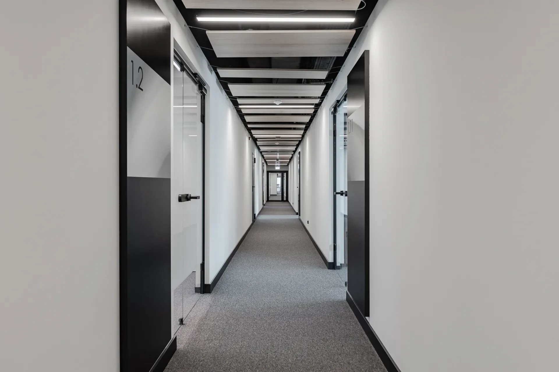 Lokal komercyjny 105 m² · Warszawa — zdjęcie 2