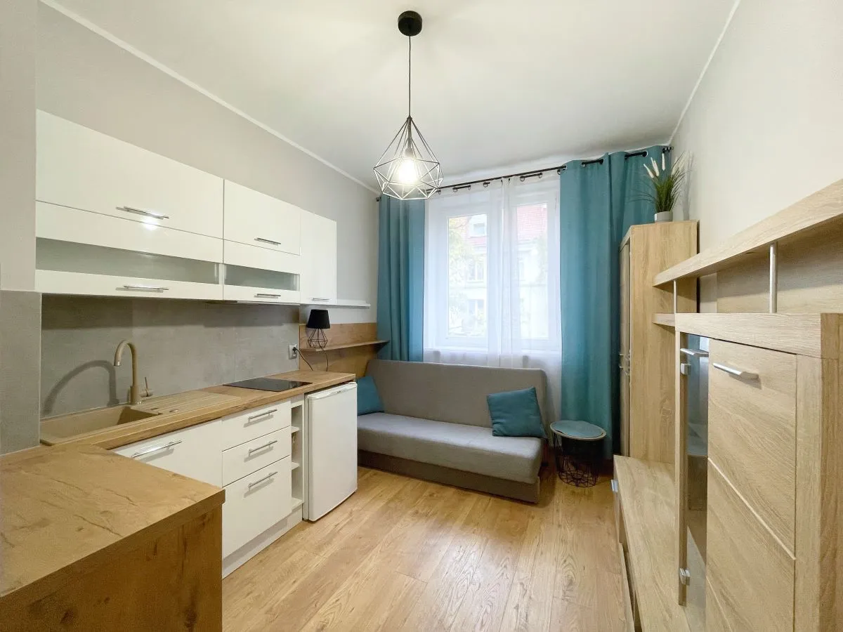 Mieszkanie 14 m² · Warszawa — zdjęcie 1