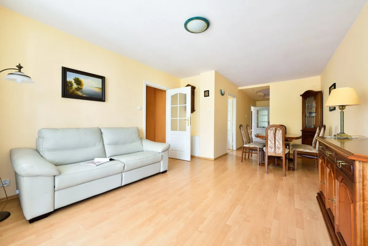 Mieszkanie 67.8 m² · Warszawa — zdjęcie 1