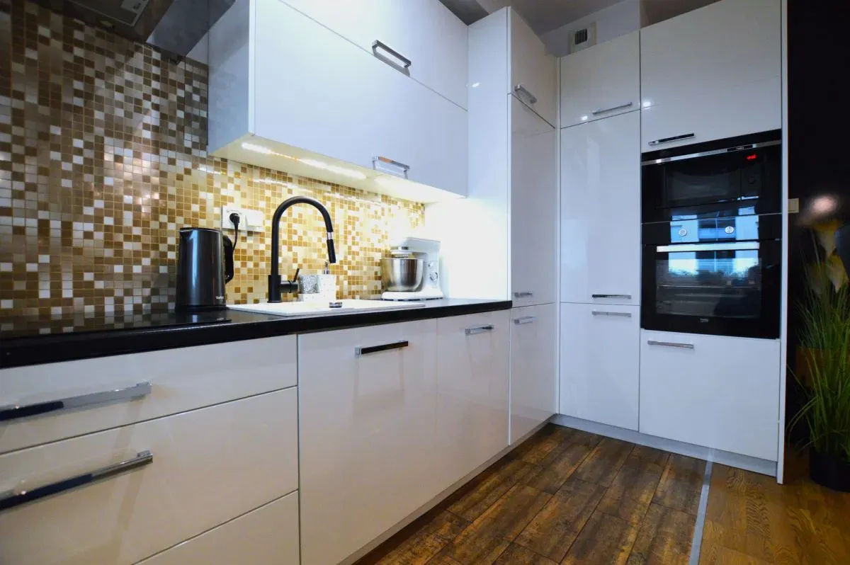 Mieszkanie 71.7 m² · Warszawa — zdjęcie 2