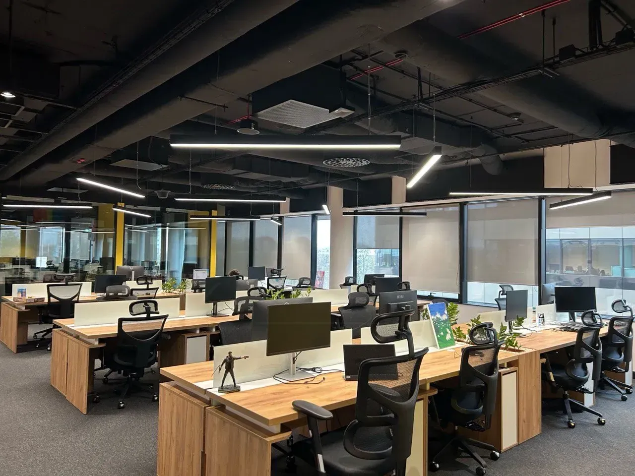 Lokal komercyjny 982.5 m² · Kraków — zdjęcie 1