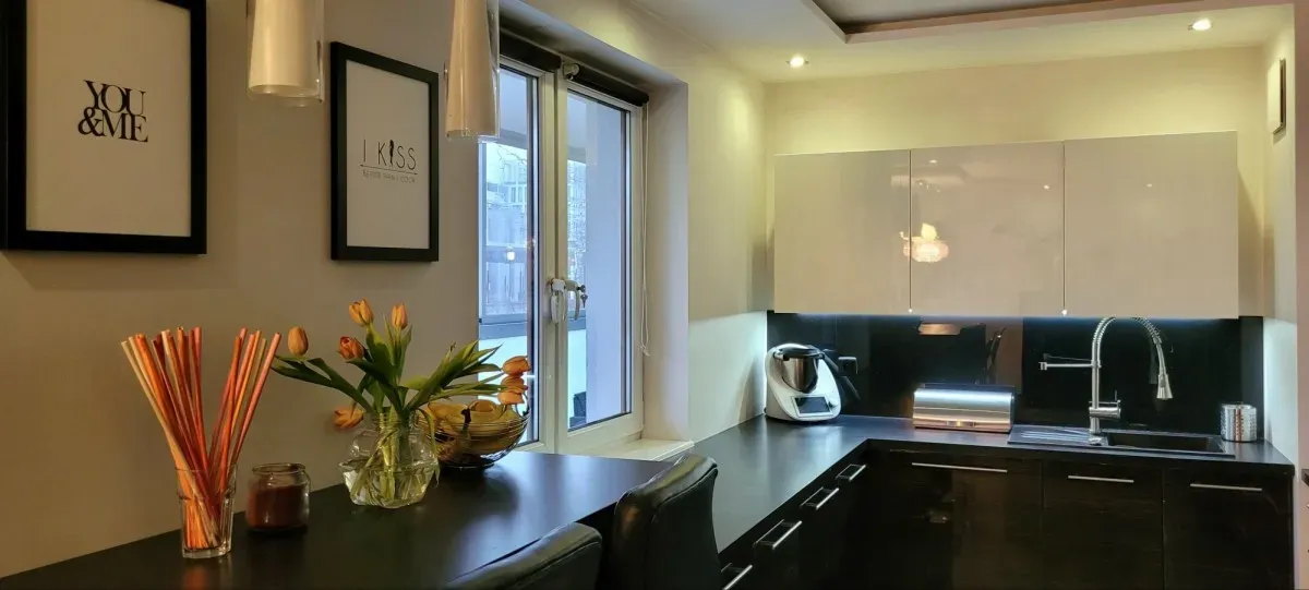 Mieszkanie 80 m² · Warszawa — zdjęcie 1