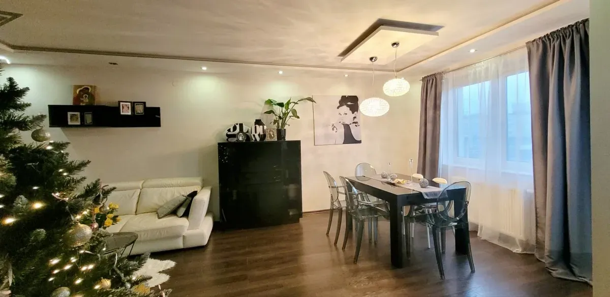 Mieszkanie 80 m² · Warszawa — zdjęcie 2