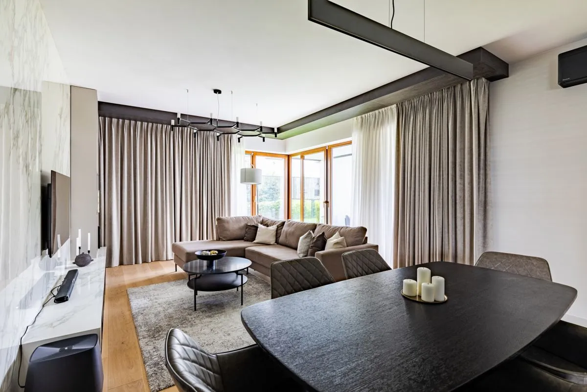 Mieszkanie 115.96 m² · Warszawa — zdjęcie 1