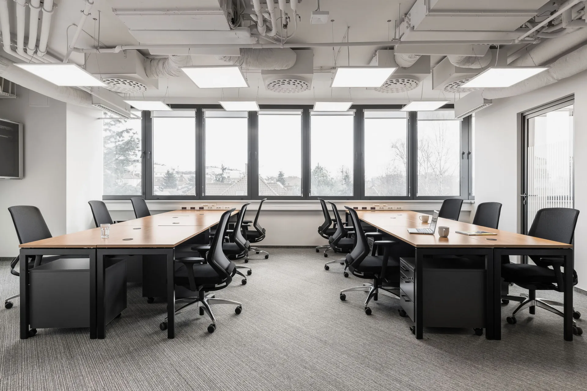 Lokal komercyjny 232 m² · Warszawa — zdjęcie 1