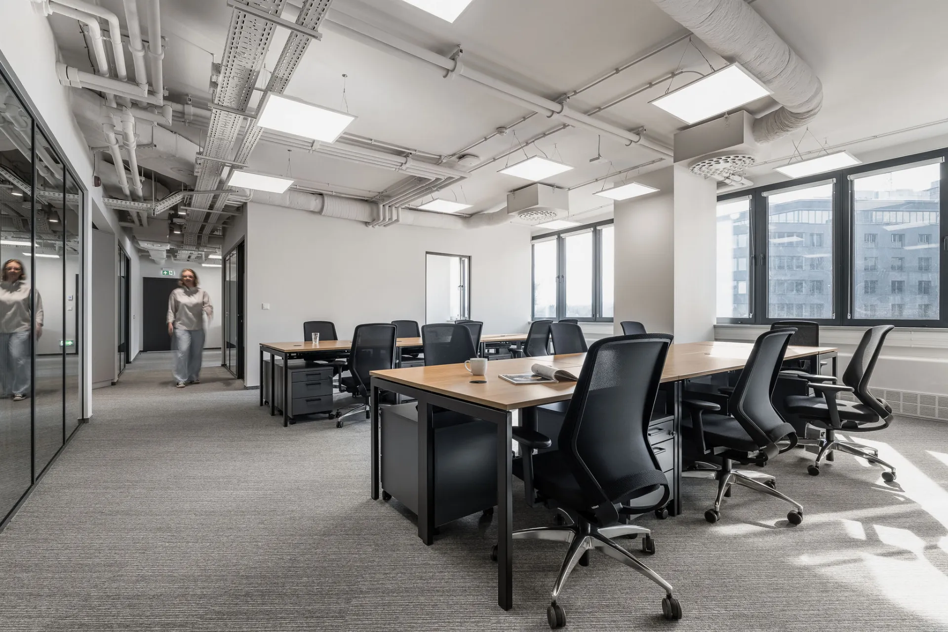 Lokal komercyjny 232 m² · Warszawa — zdjęcie 2