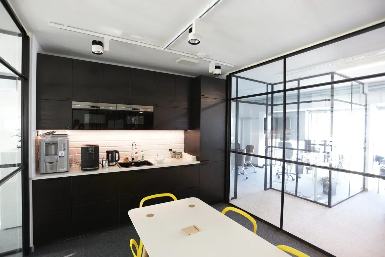 Lokal komercyjny 200 m² · Warszawa — zdjęcie 4