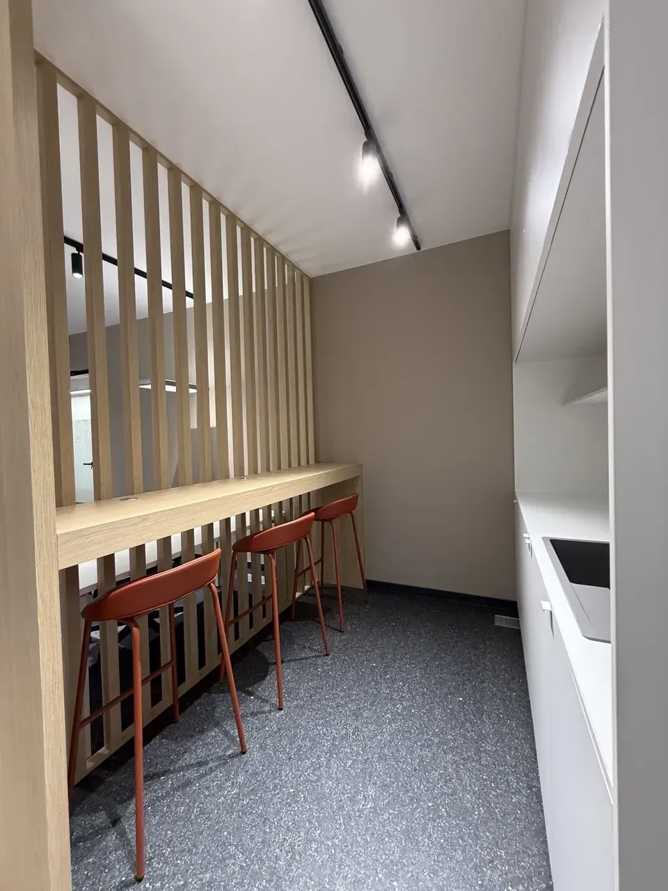 Lokal komercyjny 100 m² · Warszawa — zdjęcie 4