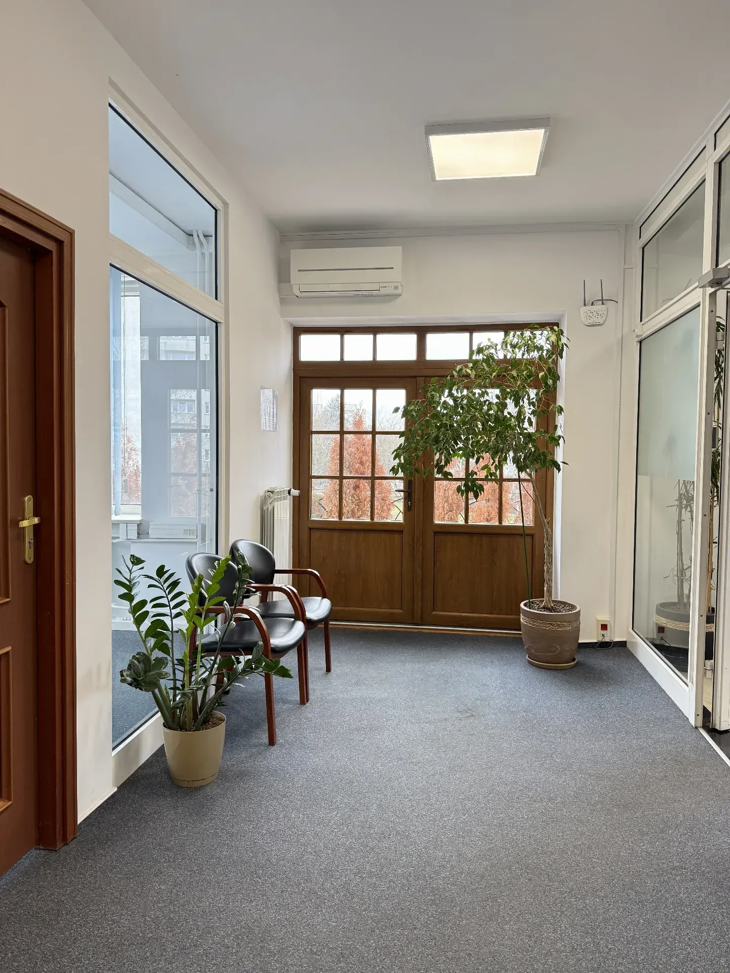 Lokal komercyjny 18 m² · Warszawa — zdjęcie 1