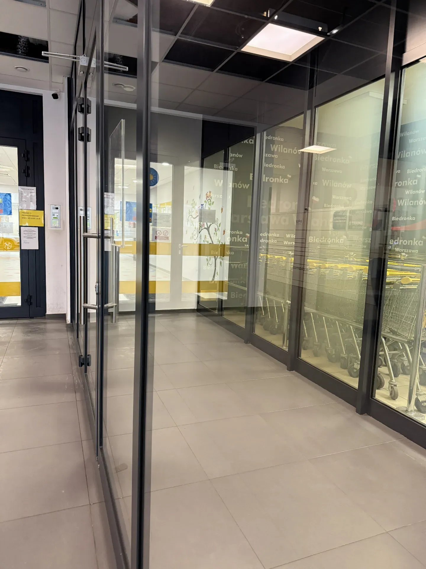 Lokal komercyjny 12.43 m² · Warszawa — zdjęcie 3