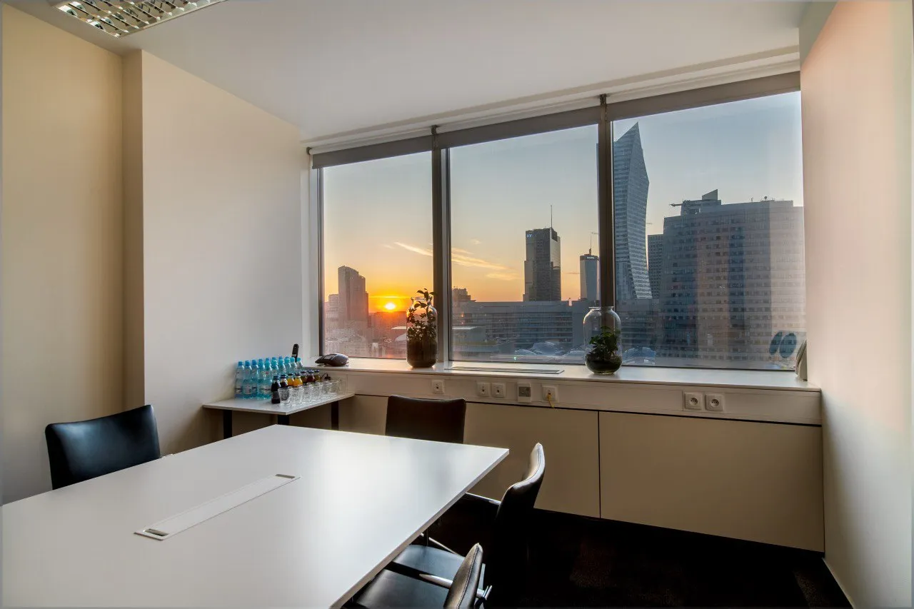Lokal komercyjny 30 m² · Warszawa — zdjęcie 1