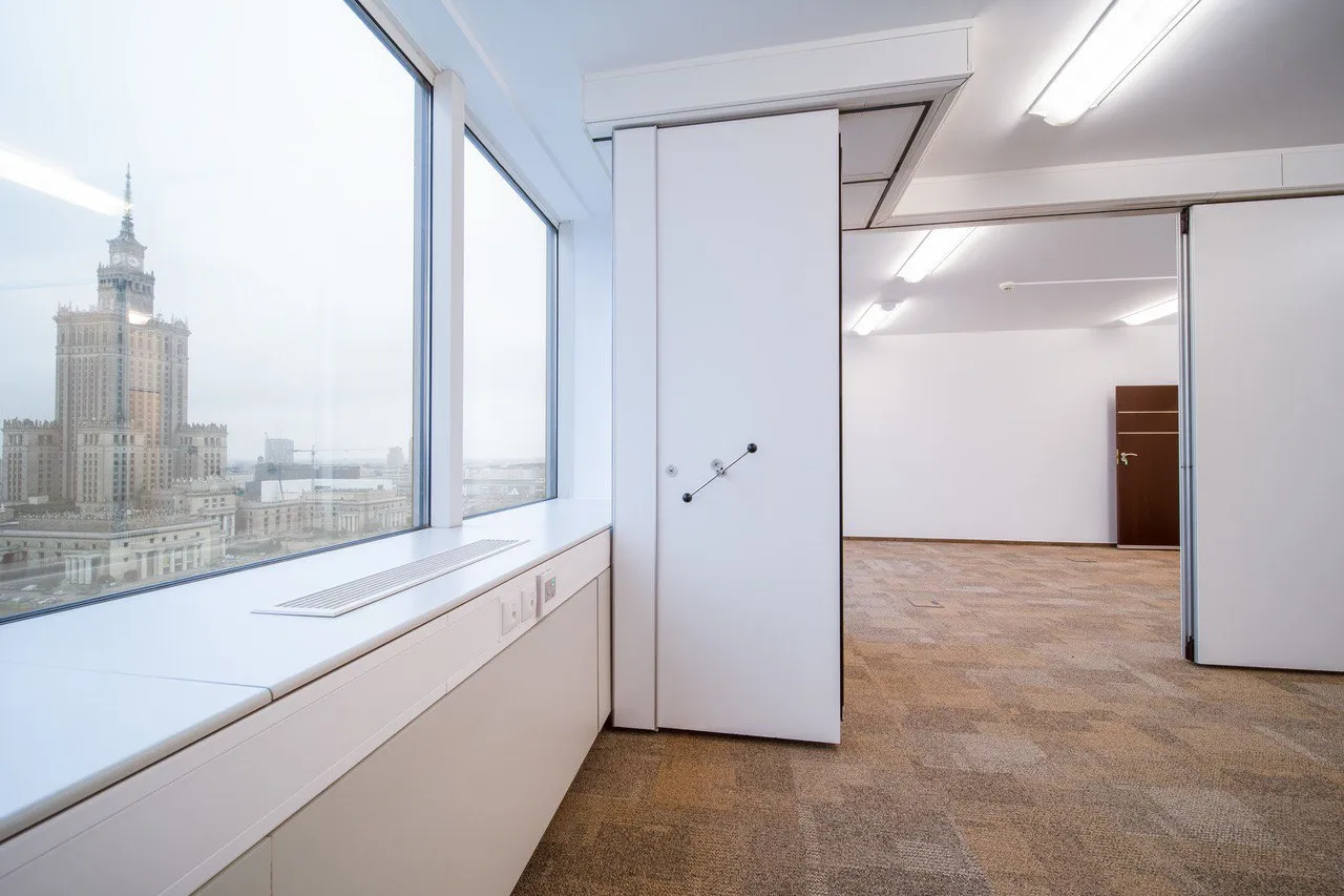 Lokal komercyjny 240 m² · Warszawa — zdjęcie 3