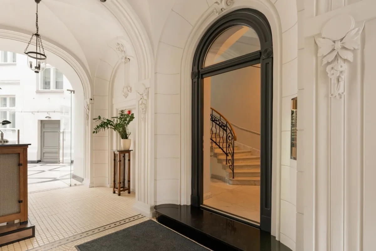 Mieszkanie 145.77 m² · Warszawa — zdjęcie 1