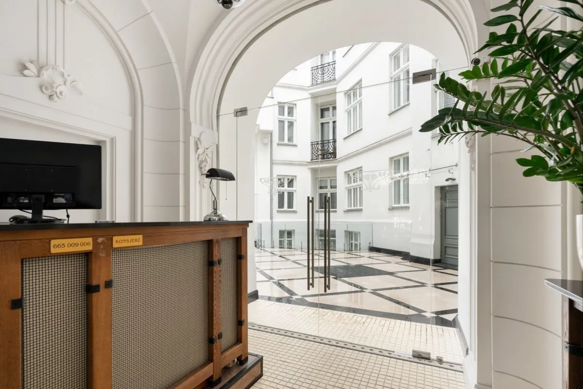 Mieszkanie 145.77 m² · Warszawa — zdjęcie 2