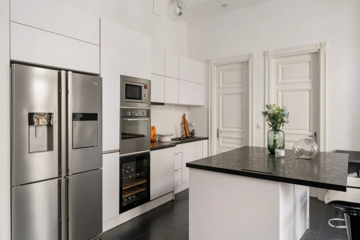 Mieszkanie 145.77 m² · Warszawa — zdjęcie 3