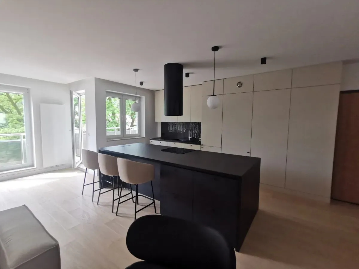 Mieszkanie 122 m² · Warszawa — zdjęcie 1
