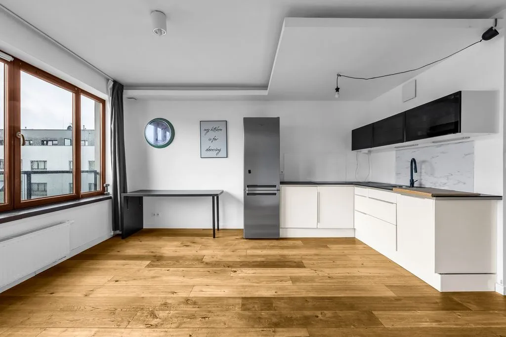 Mieszkanie 68.36 m² · Warszawa — zdjęcie 1