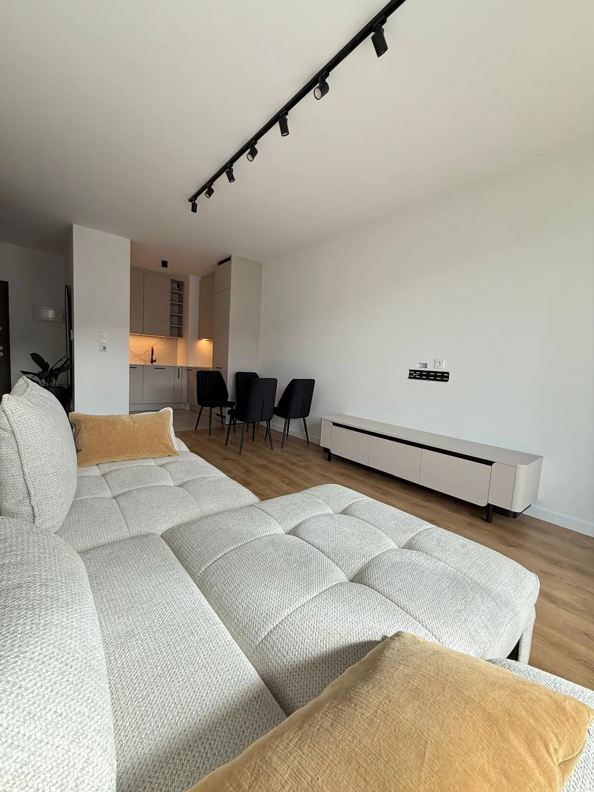 Mieszkanie 65 m² · Warszawa — zdjęcie 3