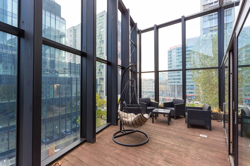 Lokal komercyjny 1037 m² · Warszawa — zdjęcie 1