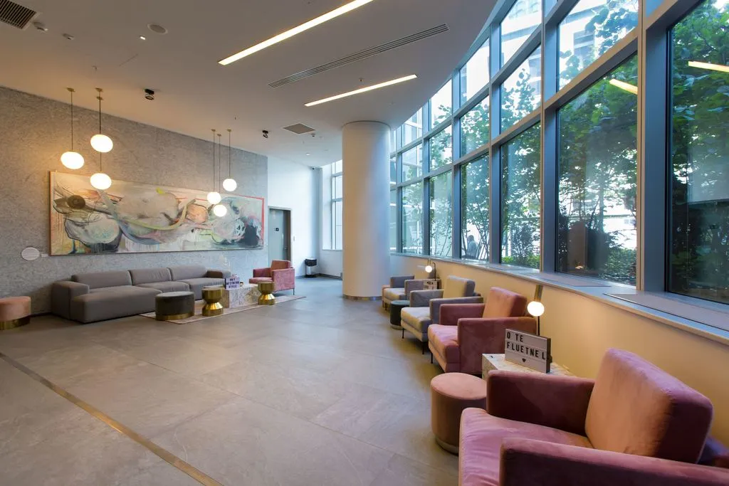 Lokal komercyjny 1037 m² · Warszawa — zdjęcie 3