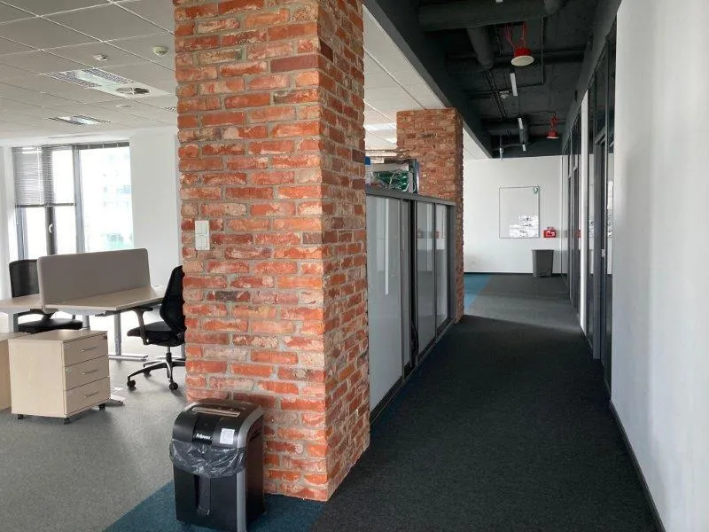 Lokal komercyjny 1024 m² · Warszawa — zdjęcie 2