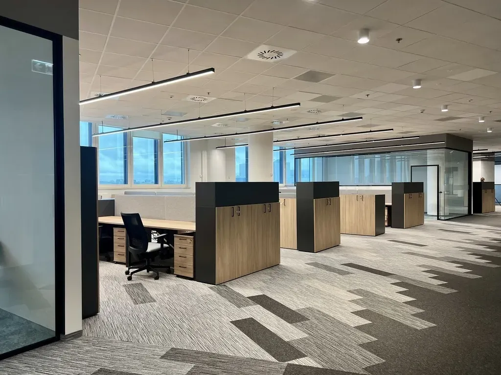 Lokal komercyjny 1500 m² · Warszawa — zdjęcie 2