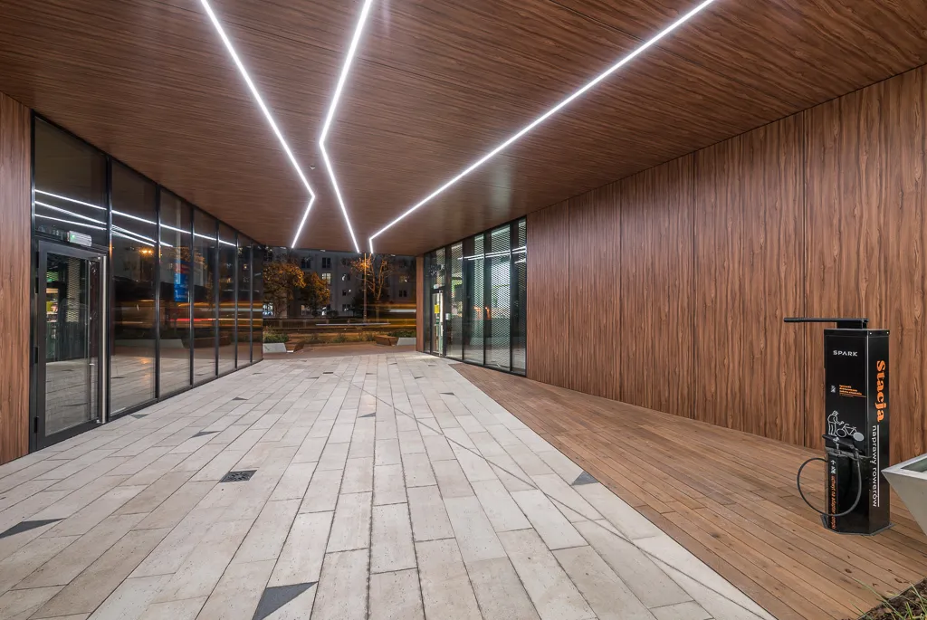 Lokal komercyjny 1318 m² · Warszawa — zdjęcie 5