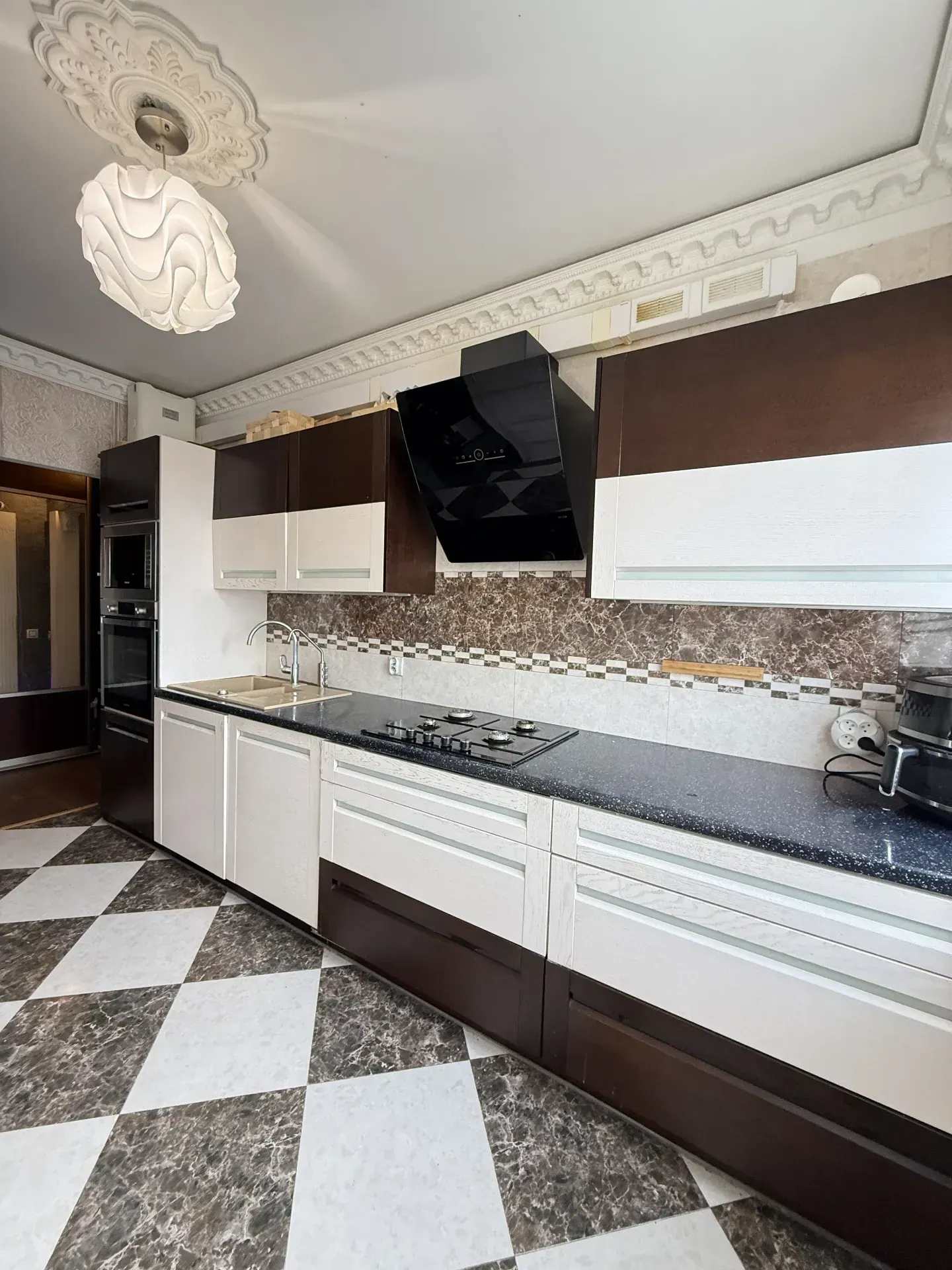 Mieszkanie 70 m² · Warszawa — zdjęcie 1