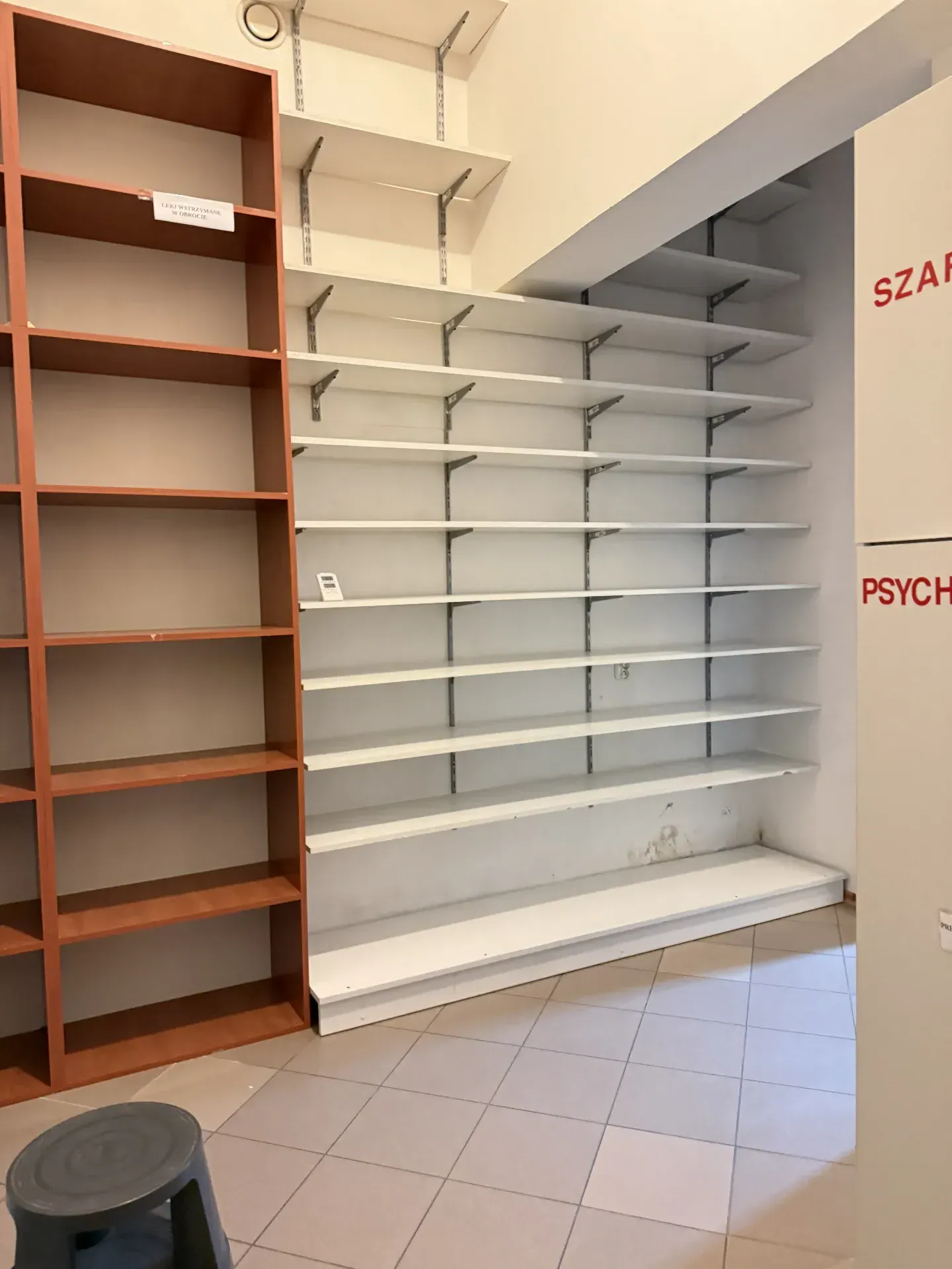 Lokal komercyjny 150 m² · Warszawa — zdjęcie 3