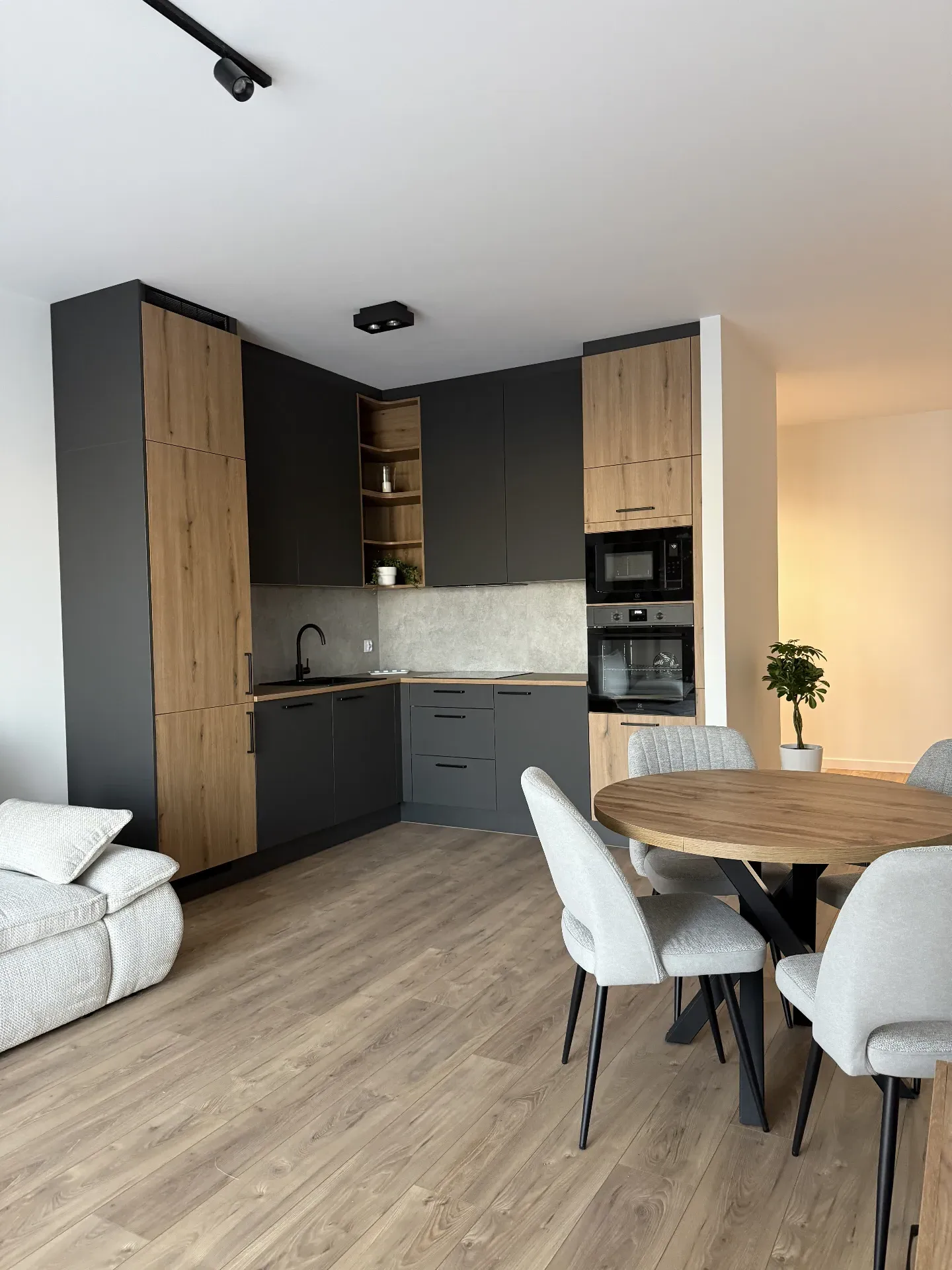 Mieszkanie 72 m² · Warszawa — zdjęcie 2