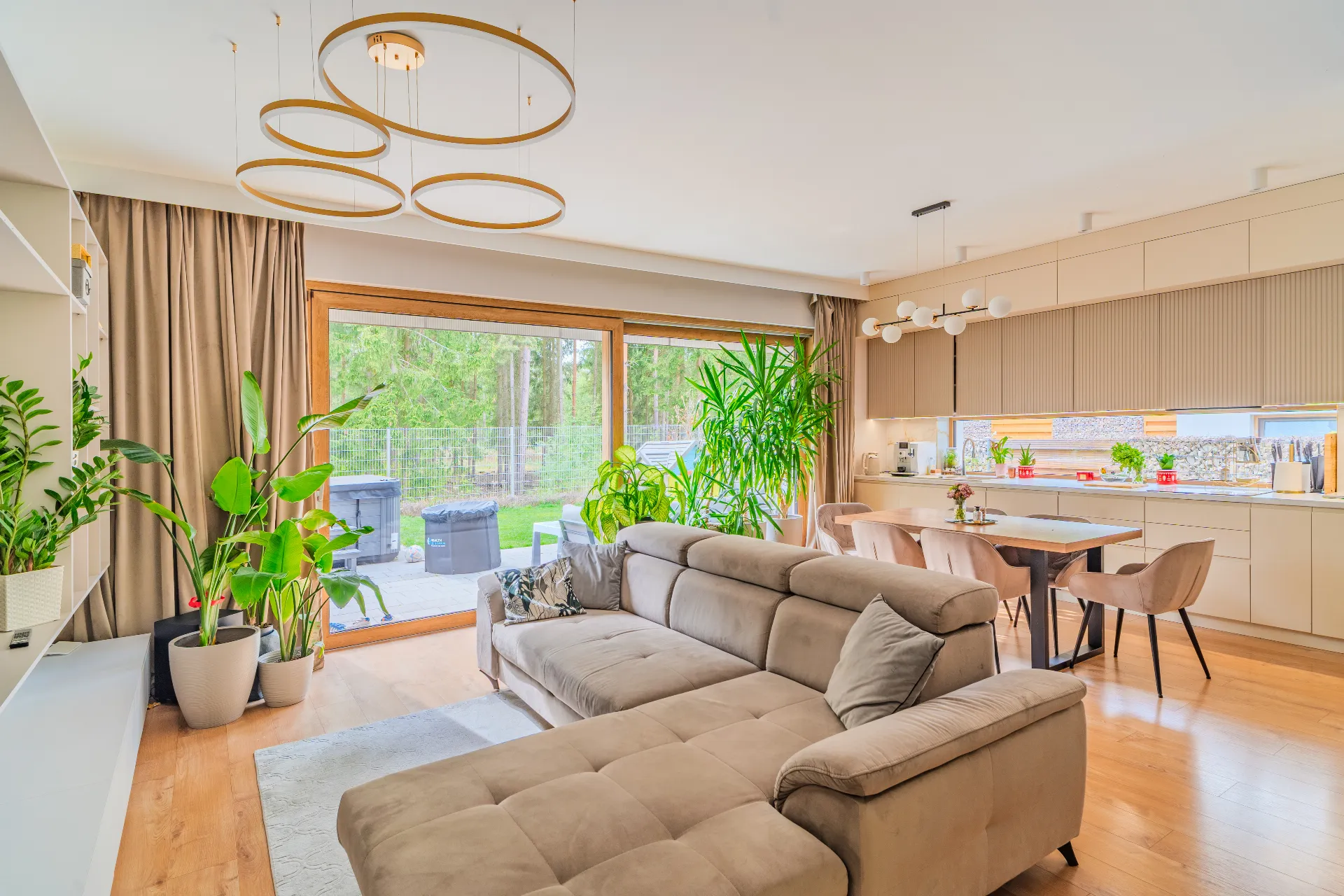 Dom 155 m² · Wiązowna — zdjęcie 1